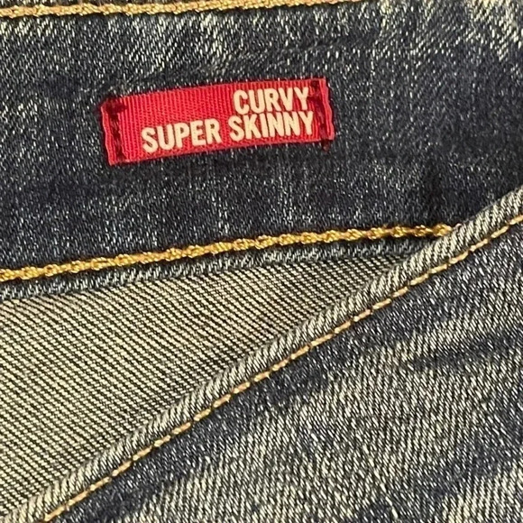 Arizona curvy super skinny high rise plus size jeans. - Picture 10 of 10